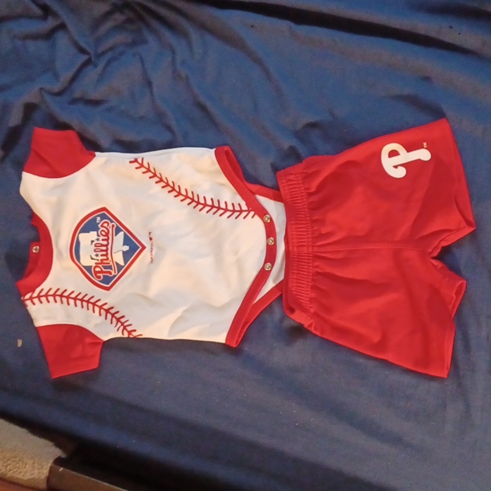 Phillies short set